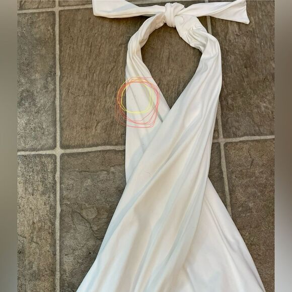NWT Banana Republic Twisted Knot Swimsuit in White XS - Picture 8 of 9